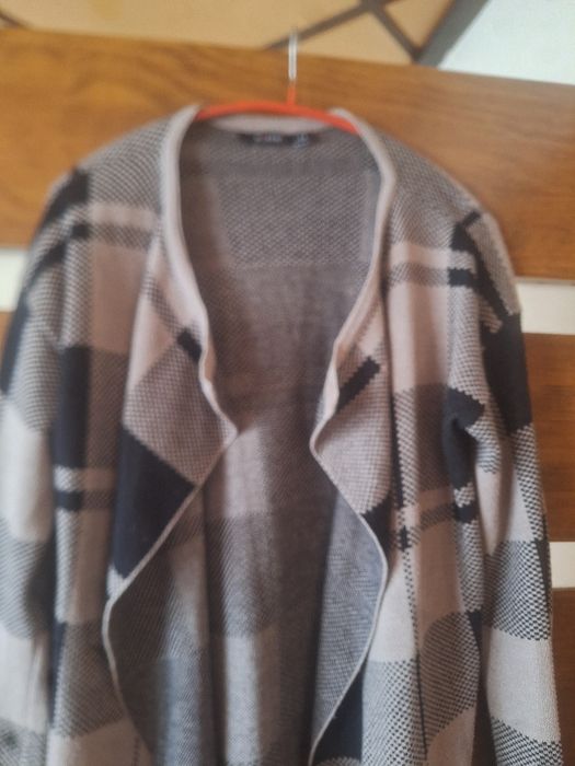 Sweterek damski Monnari rozm.S/M stan bardzo dobry.