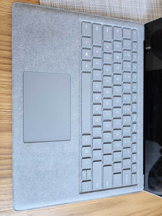 Microsoft Surface Laptop 2 13.5