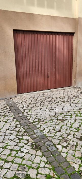 Alugo garagem com 16m2