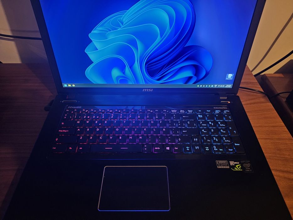 Portatil Gaming MSI GE72 Apache 17"