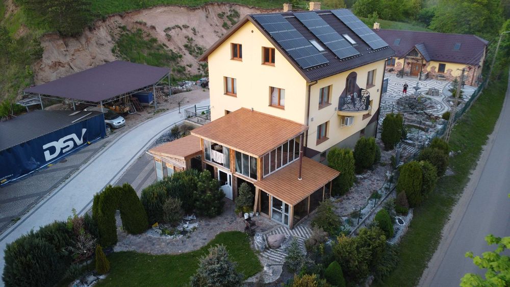 Pracownikom firmom  Duza sala