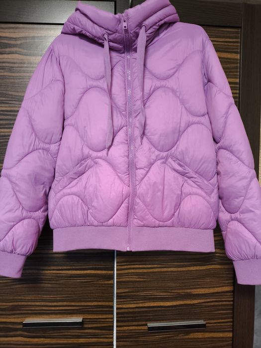 Куртка коротка на весну