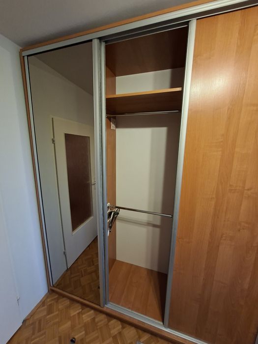 Szafa przesuwna wolnostojąca