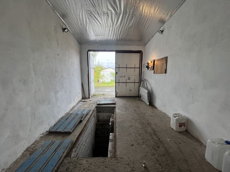 Продам гараж стрий