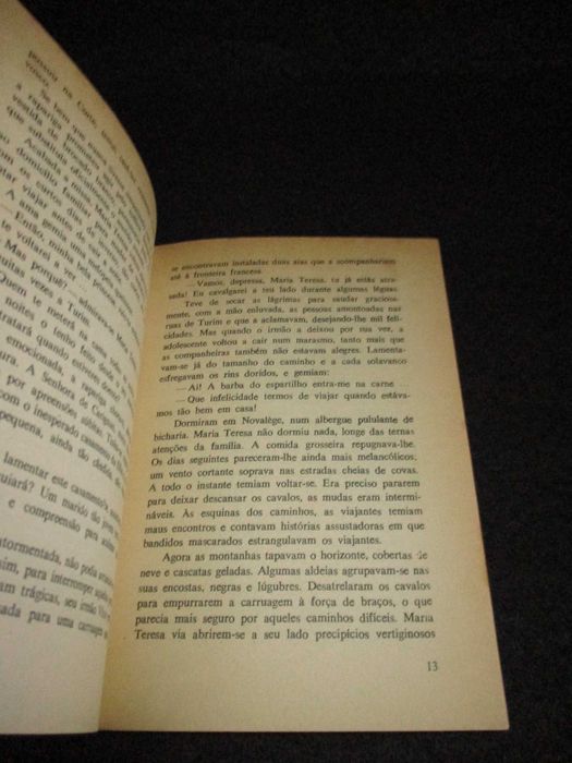 Livro Ao Serviço da Rainha Huguette Champy