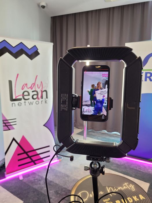 FOTOBUDKA360 | dzień kobiet | zabawa | konferencja | wesele | urodziny