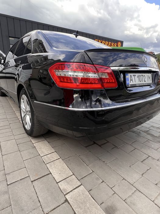 Mercedes-benz Е212    2.2 дизель  2011р