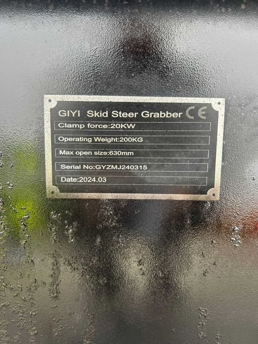 GARRA HIDRÁULICA PARA PÁ CARREGADORA / BOBCAT - nova, a estrear 1000€