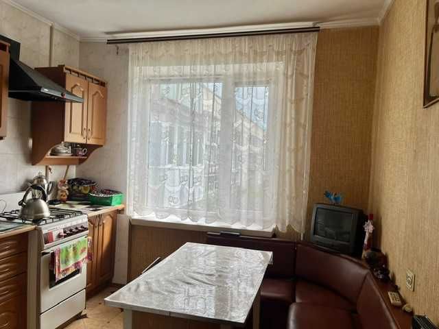 Продаж 3 к. квартири,р-н "Порт",4-й пров.Успенсько-Троїцької,5