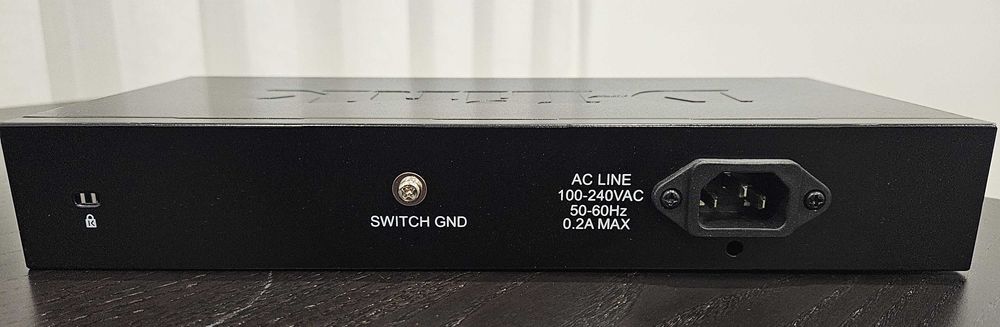 Switch Gigabit 16 Portas D-Link DGS-1016D