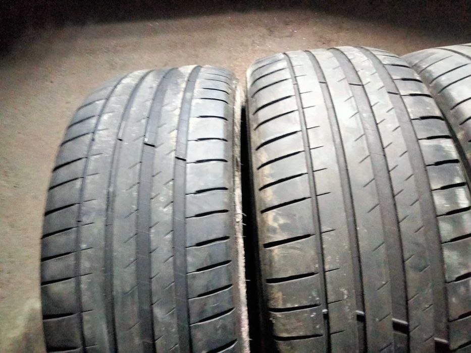 235 45 R18 Michelin