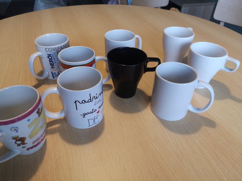 8 Assorted Mugs441987461673144320