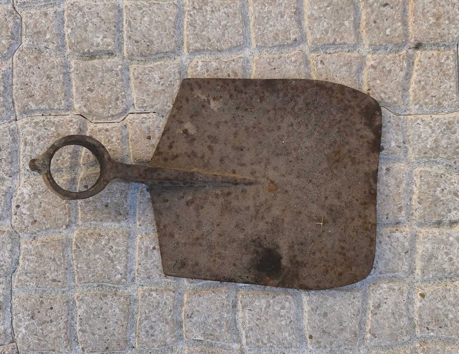 Antigas Alfaias em Ferro