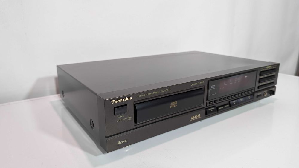 Hi-Fi програвач CD дисків Technics SL-P377A,має ЦАП MASH/CDM-4/19