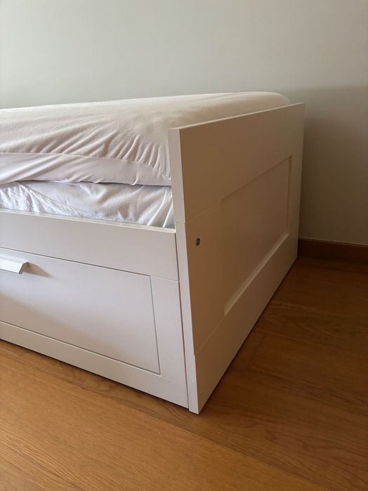 Cama IKEA BRIMNES + 2 colchões ÅFJÄLL