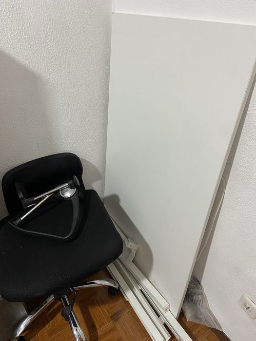 Mesa Cadeira LER ANUNCIO
