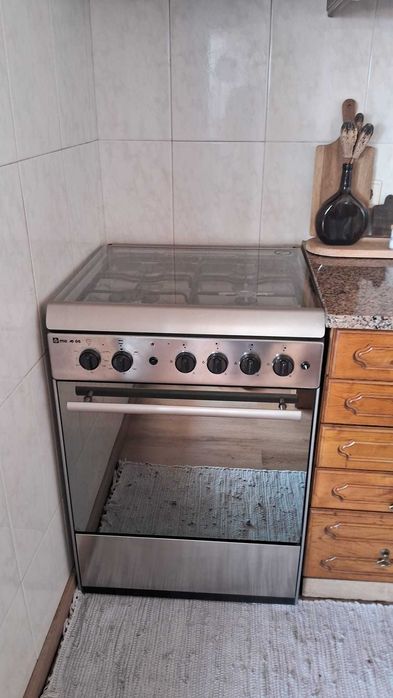 Fogão Meireles 60x60  4 bicos + forno a gás Modelo M601