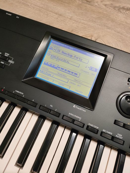 Keyboard KORG i30
