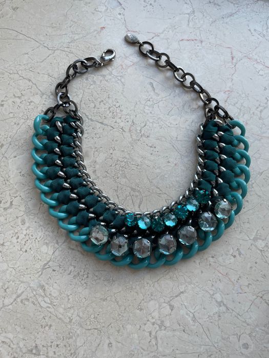 Стильное колье WHO ARE YOU