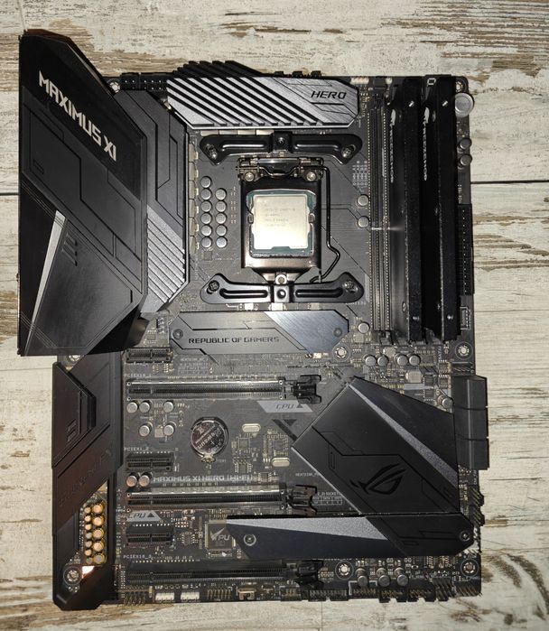 【セット】Corei9-9900K+MAXIMUS XI HERO(Z390) Zestaw do grania Core i9-9900K, ASUS Maximus XI Hero Z390