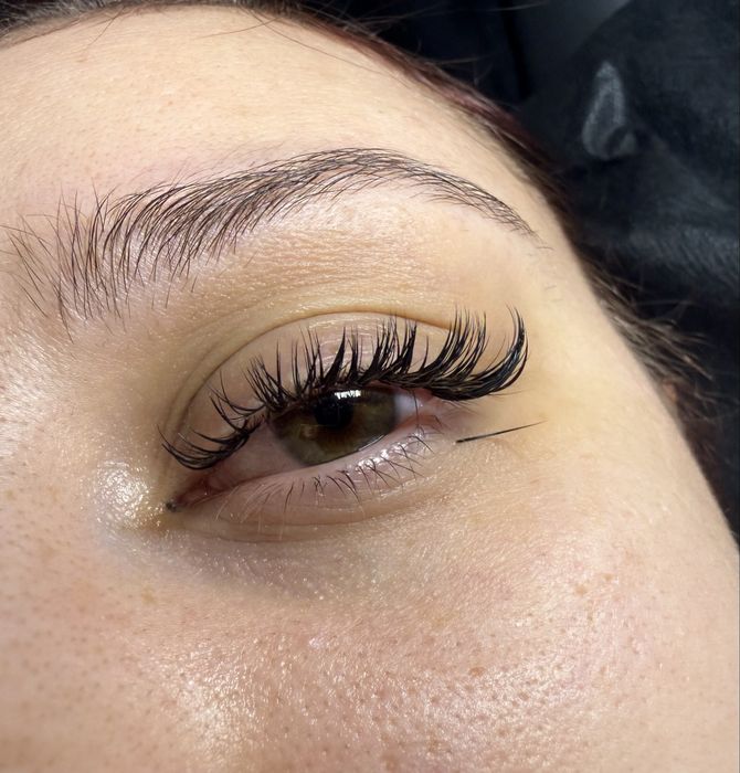 przedłużanie rzęs