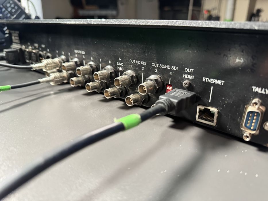 Відеомікшер Odissey 4 HD. 
8 SDI HD входів.