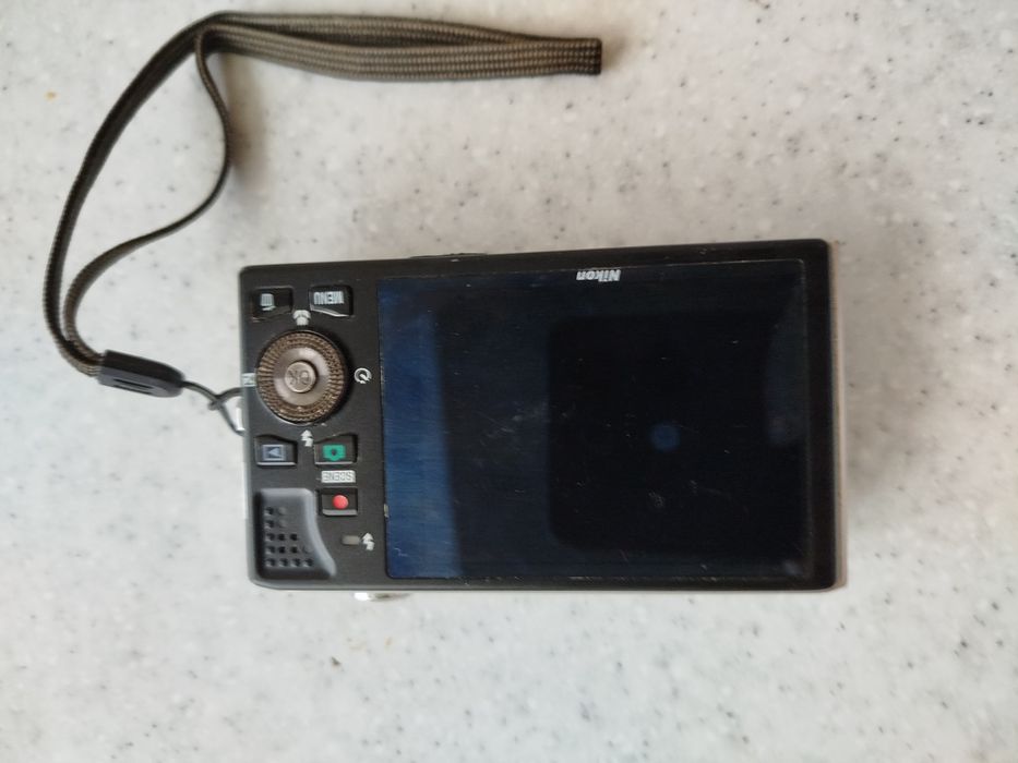 Nikon COOLPIX S8000
