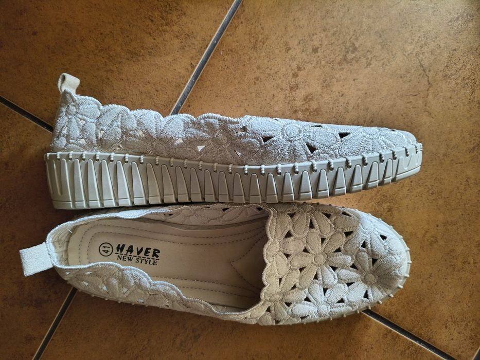 Buty mokasyny 41 kremowe