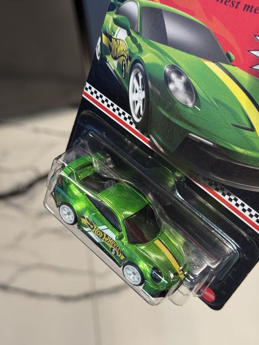 Xe mô hình đồ chơi cơ bản Hotwheels 1:64 - Porsche 911 GT3