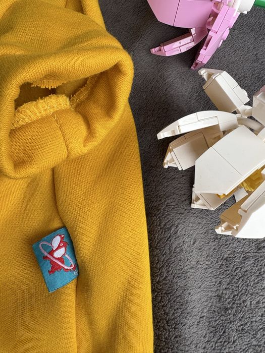 Żółta bluza z kapturem dla średniego psa rozmiar M 35 cm kurtka uprząż