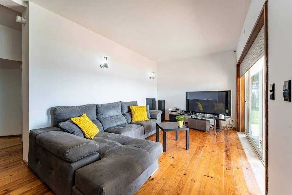 Suite - Tipo T0 - em Vivenda c/ Piscina - Matosinhos - Lavra