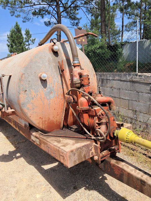 Cisterna 5000 L com documentos