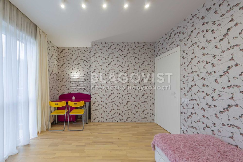 АКТУАЛЬНО! Продаж просторої квартири з ремонтом! ЖК Кришталеві джерела