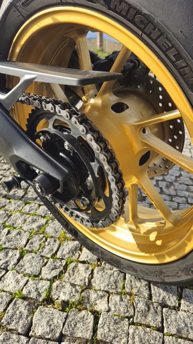 Yamaha xsr 900 moto muito boa