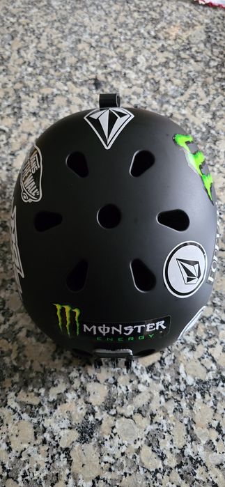 Capacete Ski / Snowboard No Fear customizado com suporte GoPro