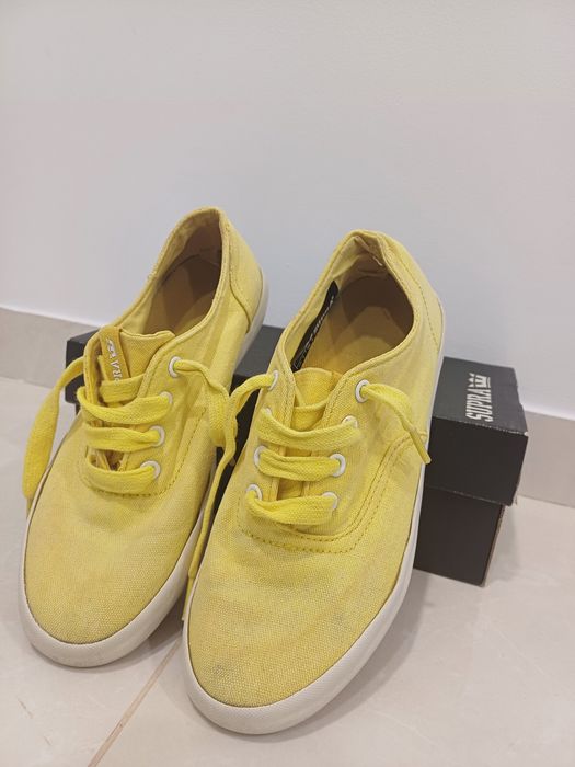 Sapatilhas amarelas da Supra