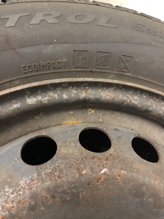 4 Pneus semi novos
