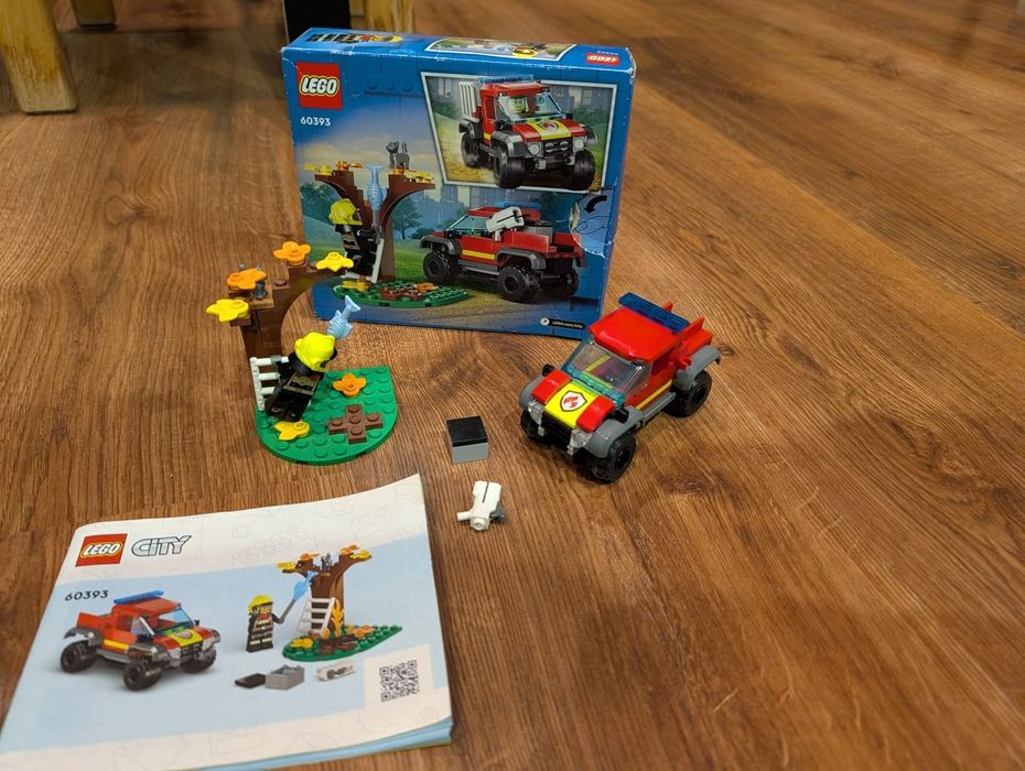 Lego 60393 CITY Wóz strażacki 4x4 misja ratunkowa