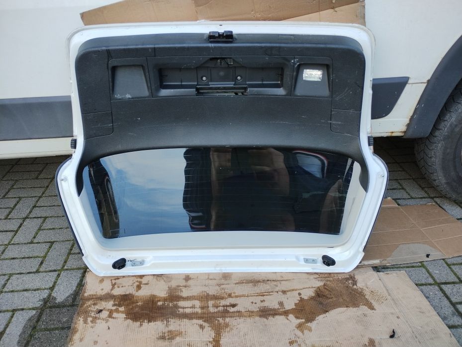 Klapa bagażnika VW Passat B6 Bez korozji biała