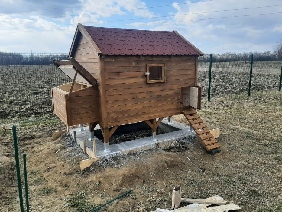 Kurnik dla kur ocieplany.
