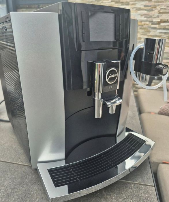 Кавоварка Jura E8 (6000 порцій)