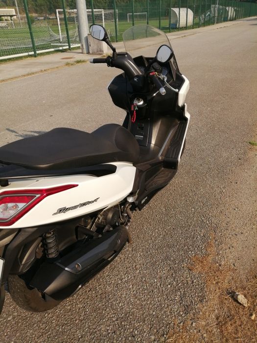 Moto kymco 350 super dink