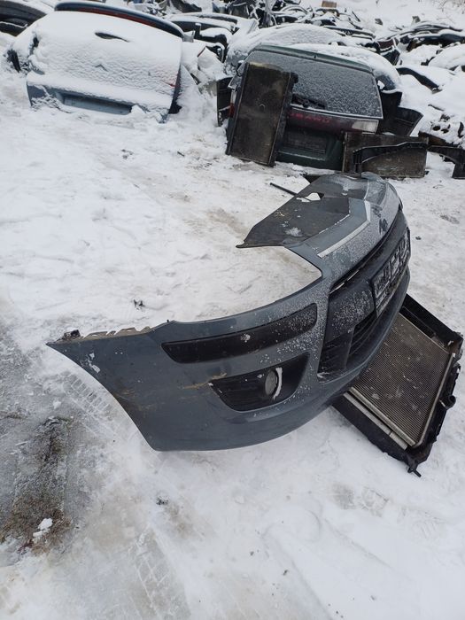 Citroen C4 ресталінг 08-11r передній бампер бампера в доброму стані