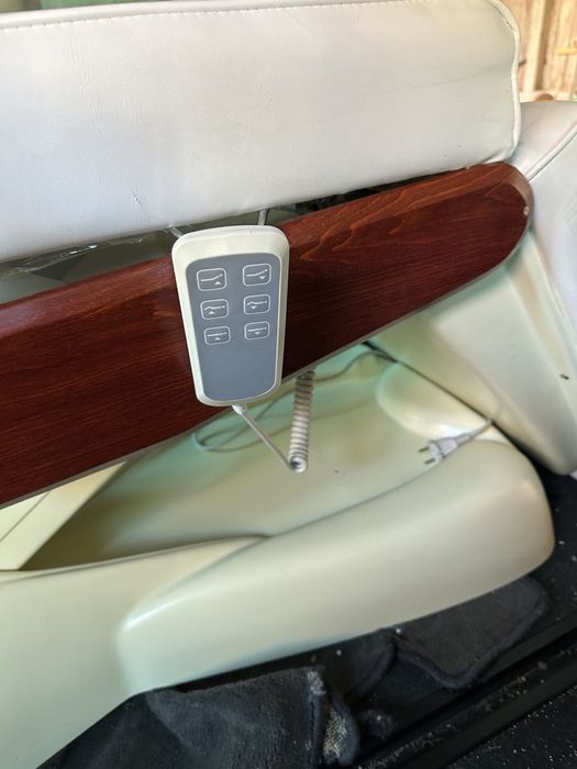 Електричне косметичне крісло ( кушетка)