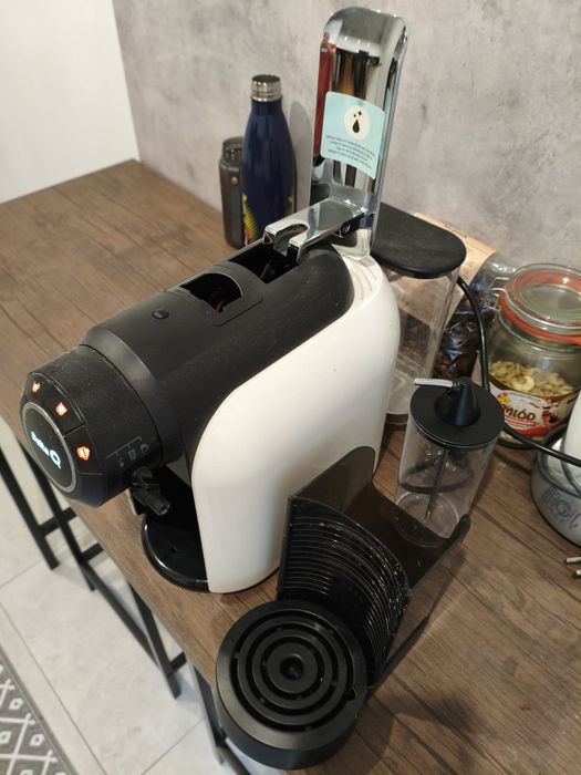 ekspres do kawy kapsułki Delta