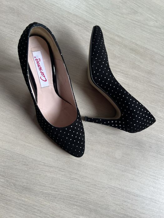 Zamszowe buty na obcasie 39 rozmiar