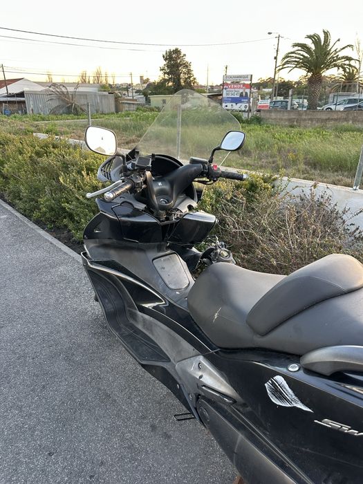 Honda Silverwing 600 para salvados