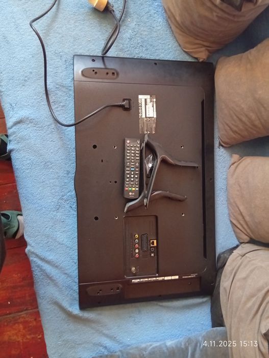 Na sprzedaż sprawny telewizor LG 32".Gratis kabel Ethernet.