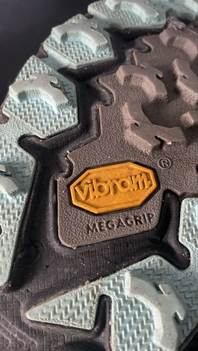 Hoka One One Speedgoat 4 Gore-Tex Vibram 39,5 чорні трекінгові