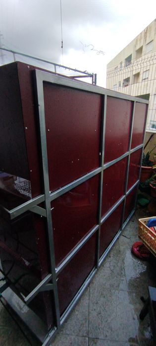 Viveiro com 9 gaiolas